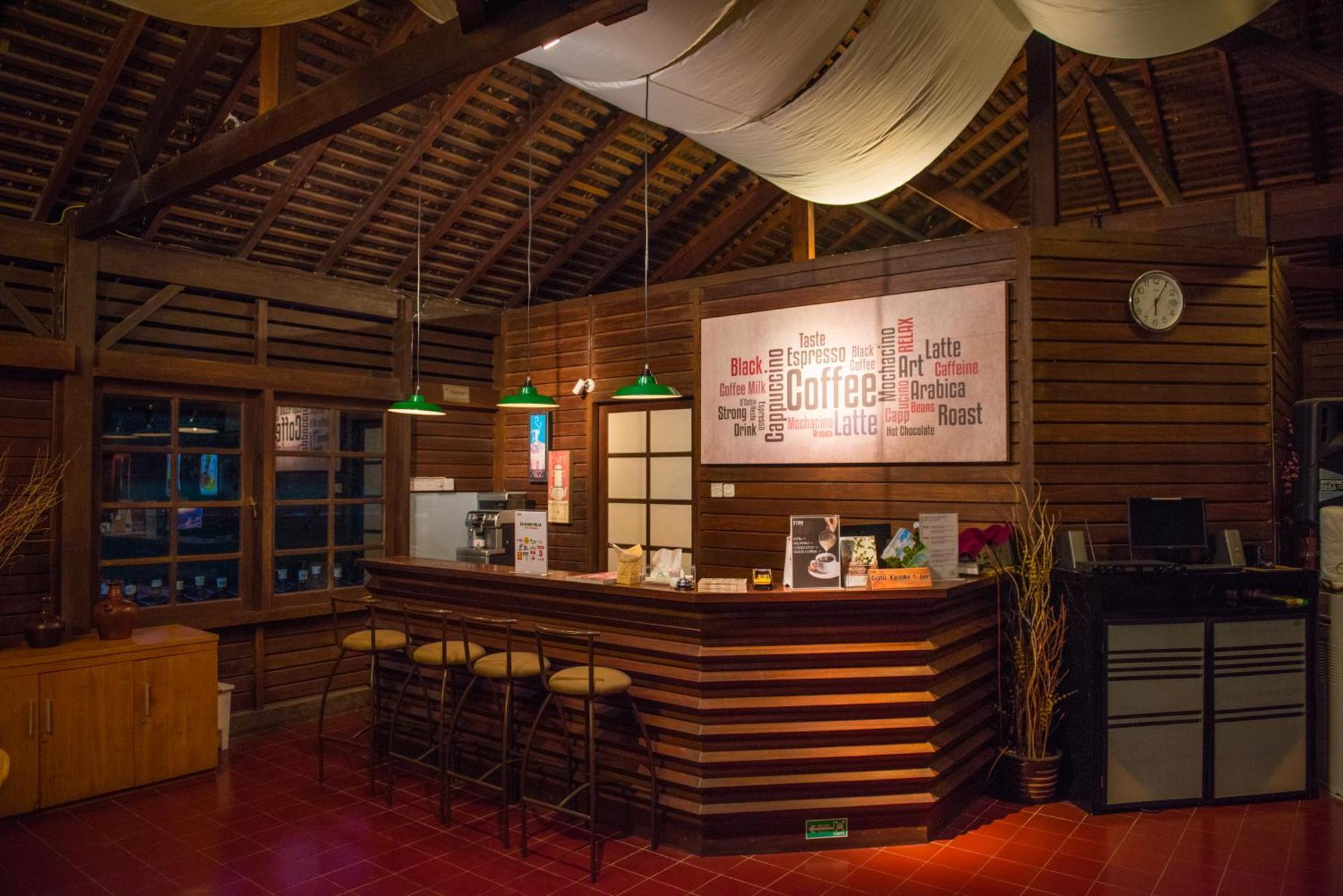 Hotel D'Agape Meeting & Conference à Puncak Extérieur photo