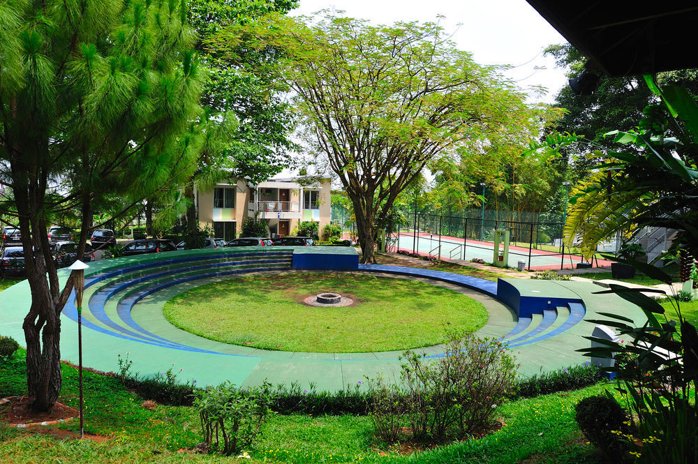 Hotel D'Agape Meeting & Conference à Puncak Extérieur photo
